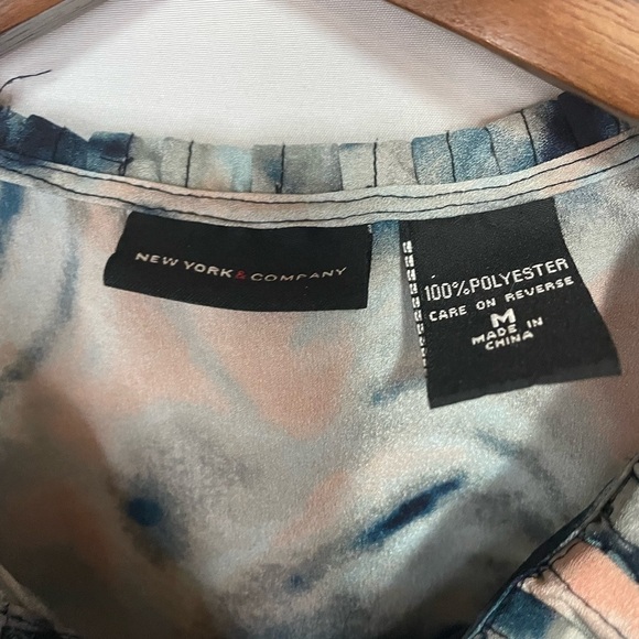 New York and company blouse - Picture 4 of 4